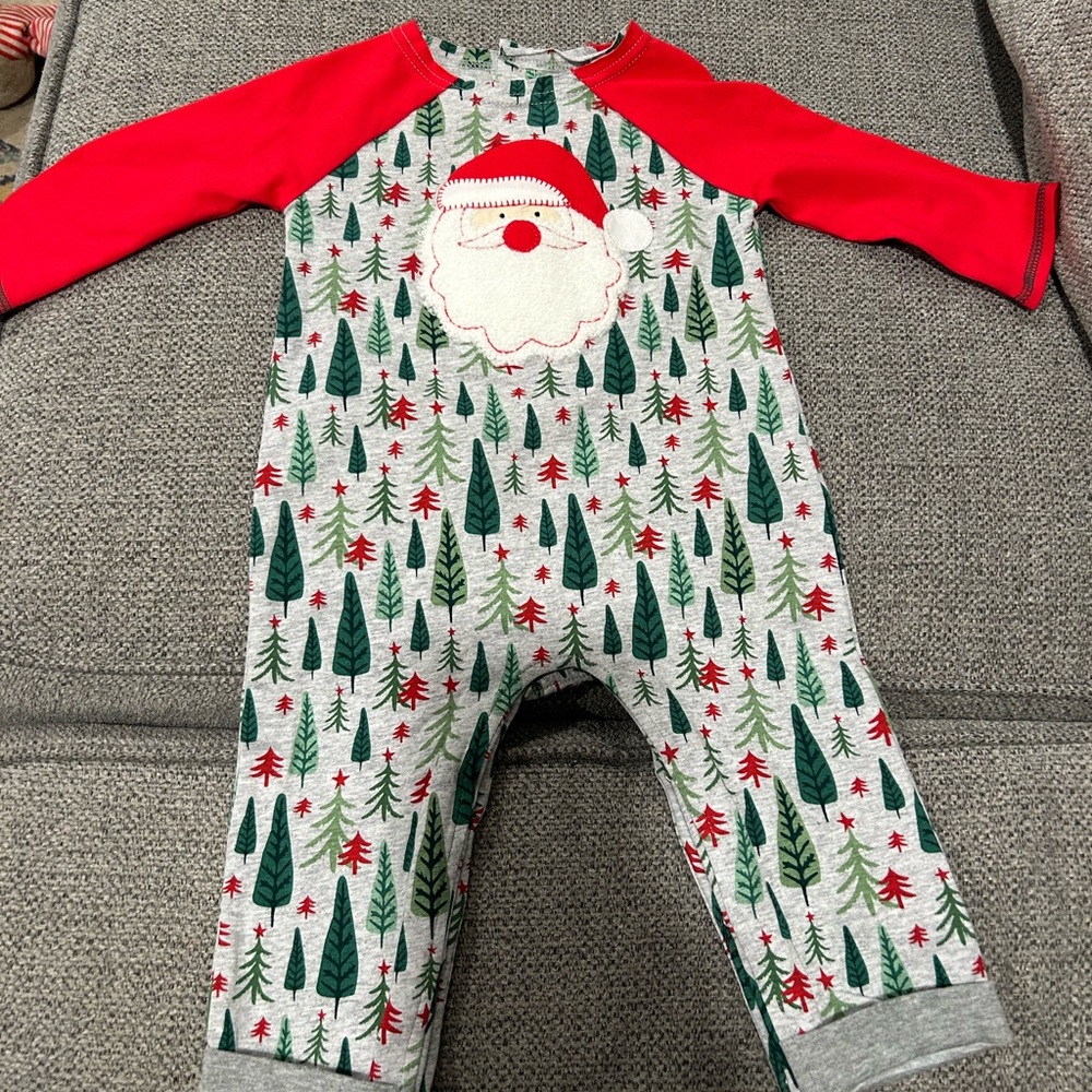 Mudpie Christmas outfit. NWT. 3-6 months.